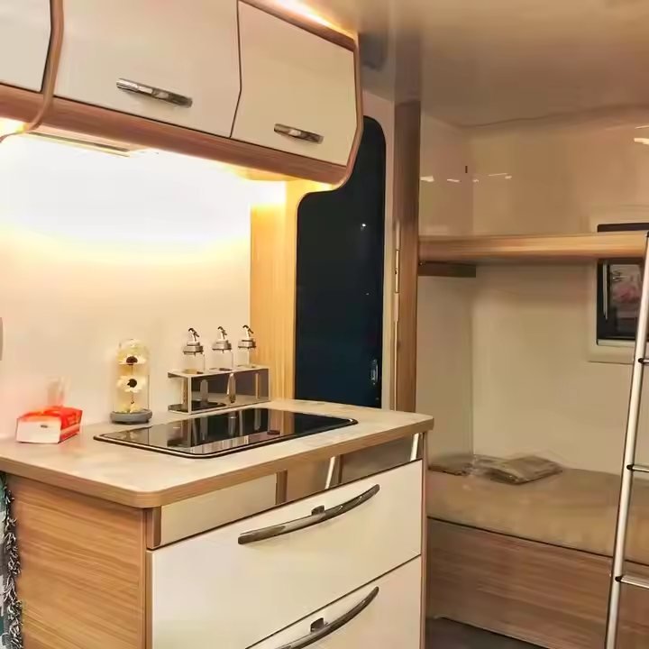 RV & Caravan photo 6